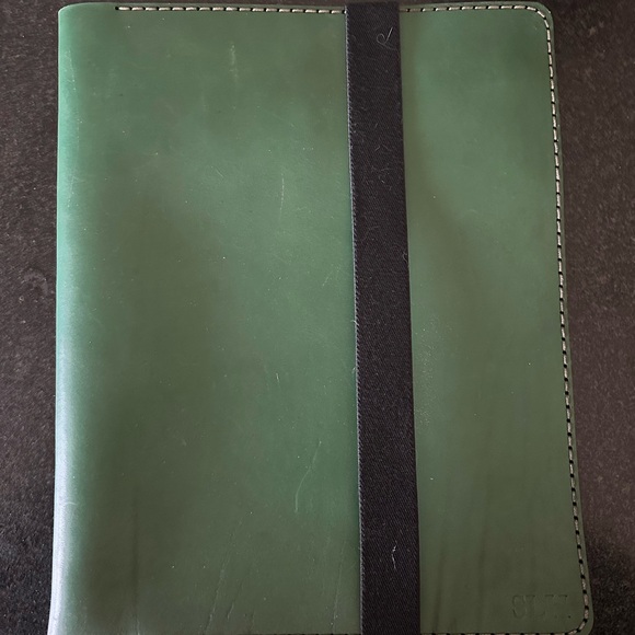 Galen Leather Handmade Leather Padfolio for iPad Pro 12.9 & Surface Pro and Lett - Picture 6 of 11